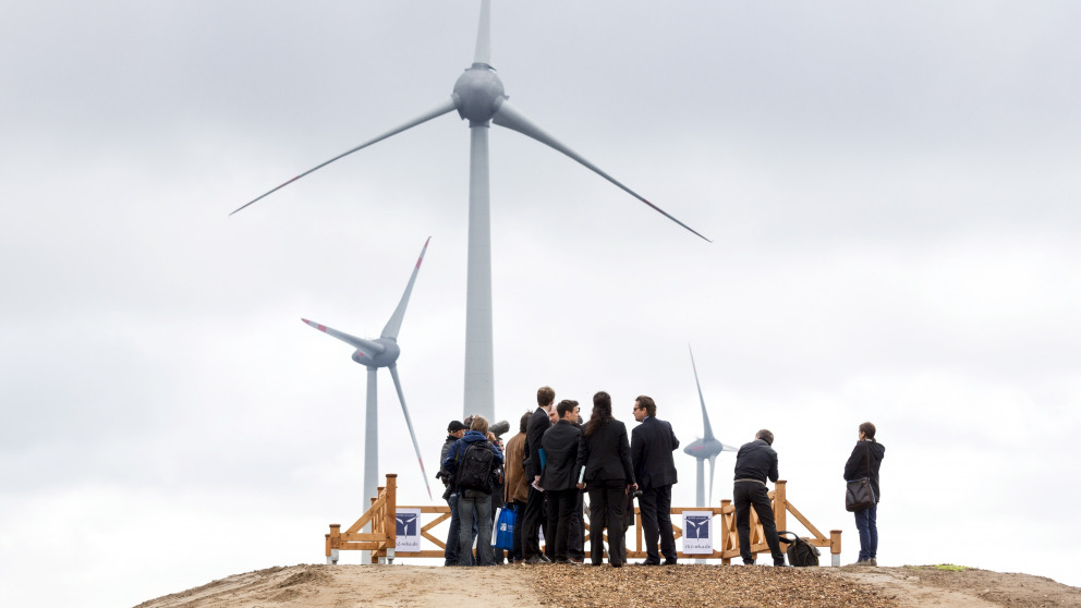Der Windpark RH2-Werder/Kessin/Altentreptow in Mecklenburg-Vorpommern zählt zu den größten Windparks in Deutschland. Über Windenergie wird vielerorts kontrovers diskutiert.
